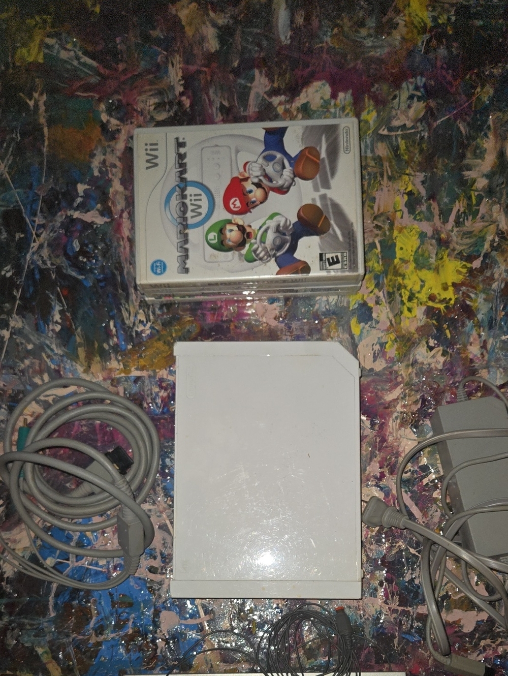Nintendo White Wii Console Bundle with Mario Kart Wii